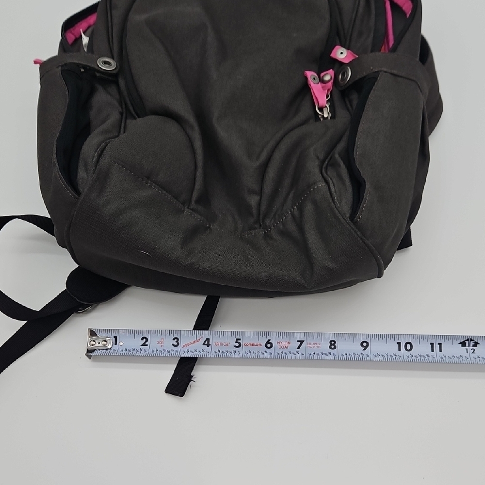 REI Dark Green Gray Tone Backpack with Pink Zipper Pulls - Picture 12 of 12